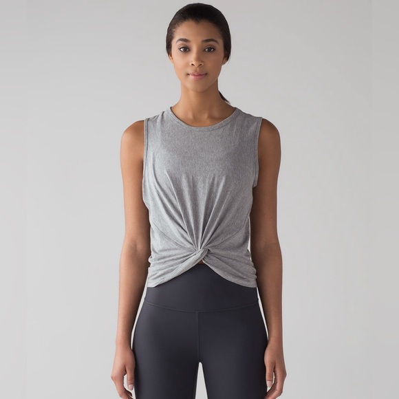 Lululemon Crescent tank, size 8 - Picture 2 of 5